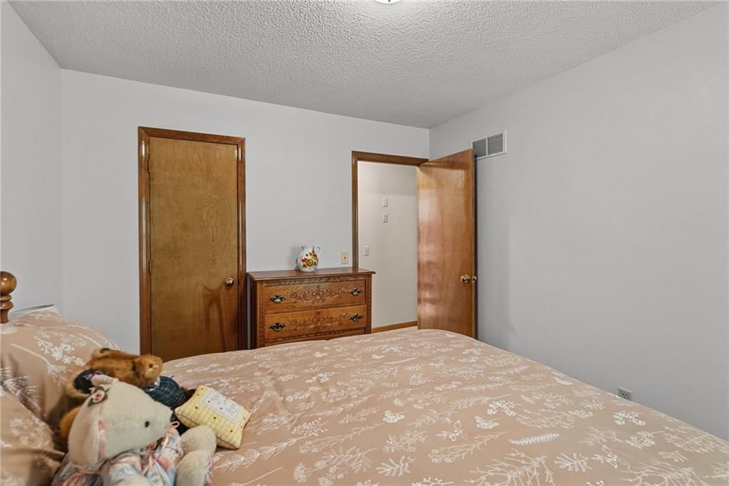 Photo 39 of 47 - 811 N Mesa Street, Olathe, KS 66061