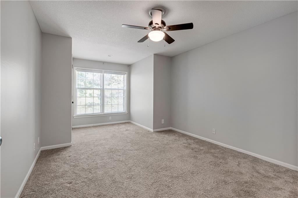Photo 23 of 38 - 5444 W 129th Terrace, Leawood, KS 66209