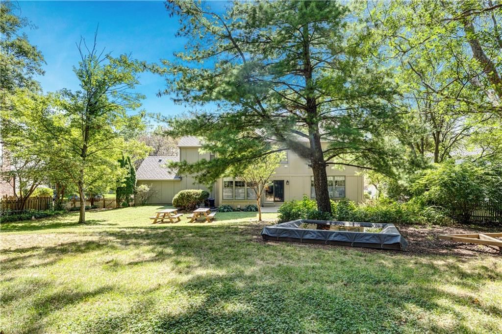 Photo 35 of 38 - 5444 W 129th Terrace, Leawood, KS 66209
