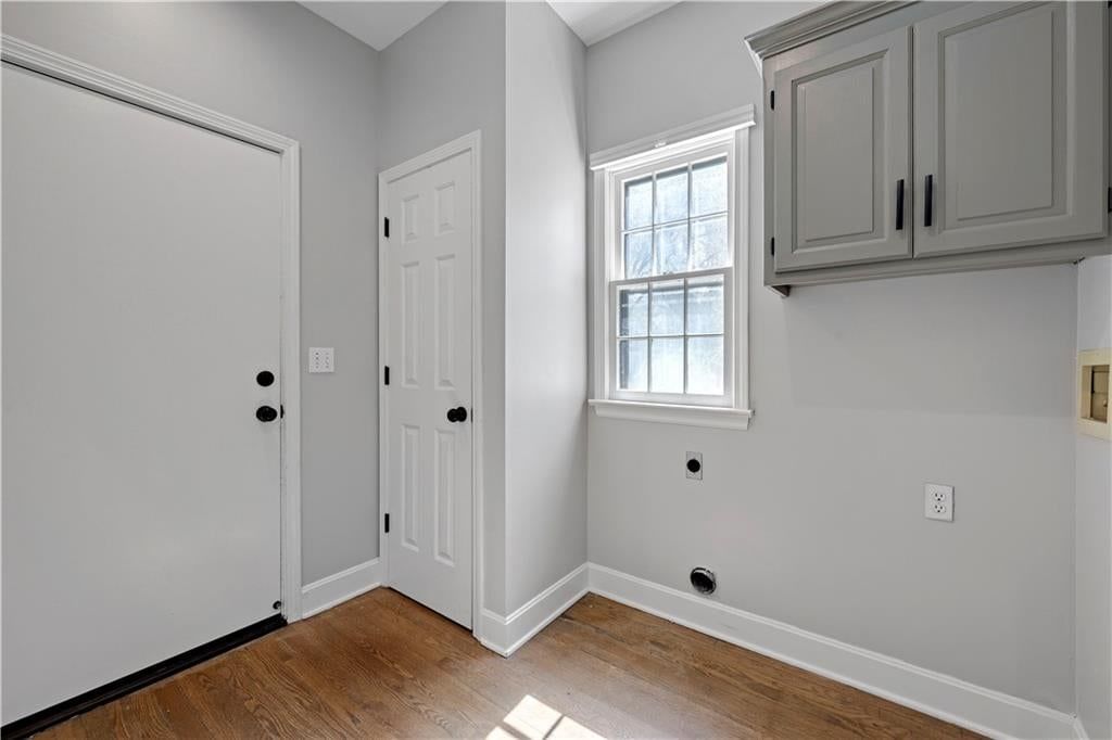 Photo 16 of 38 - 5444 W 129th Terrace, Leawood, KS 66209