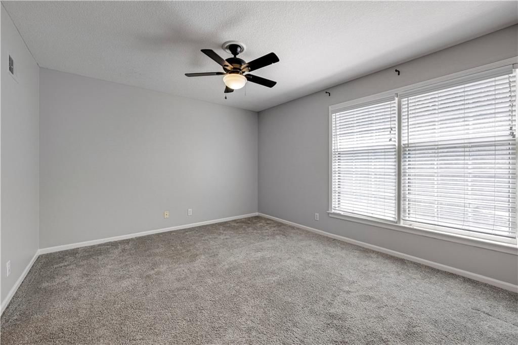 Photo 25 of 38 - 5444 W 129th Terrace, Leawood, KS 66209