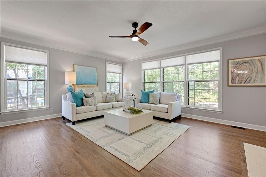 Photo 5 of 38 - 5444 W 129th Terrace, Leawood, KS 66209