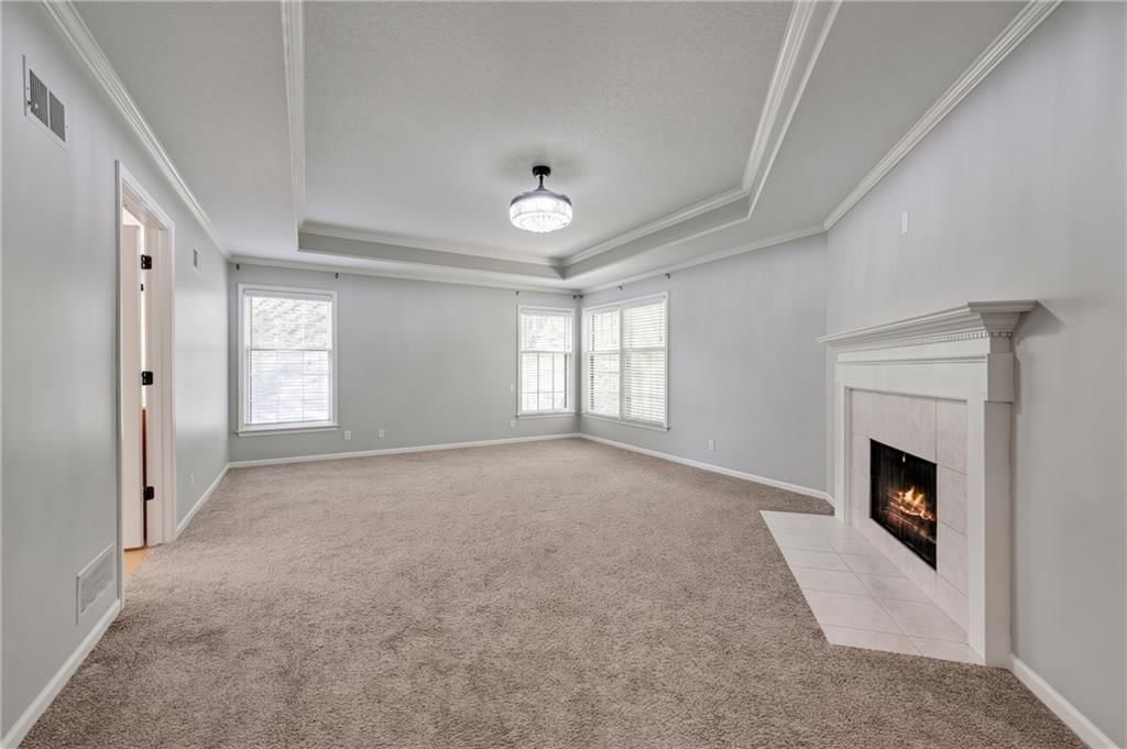 Photo 8 of 38 - 5444 W 129th Terrace, Leawood, KS 66209