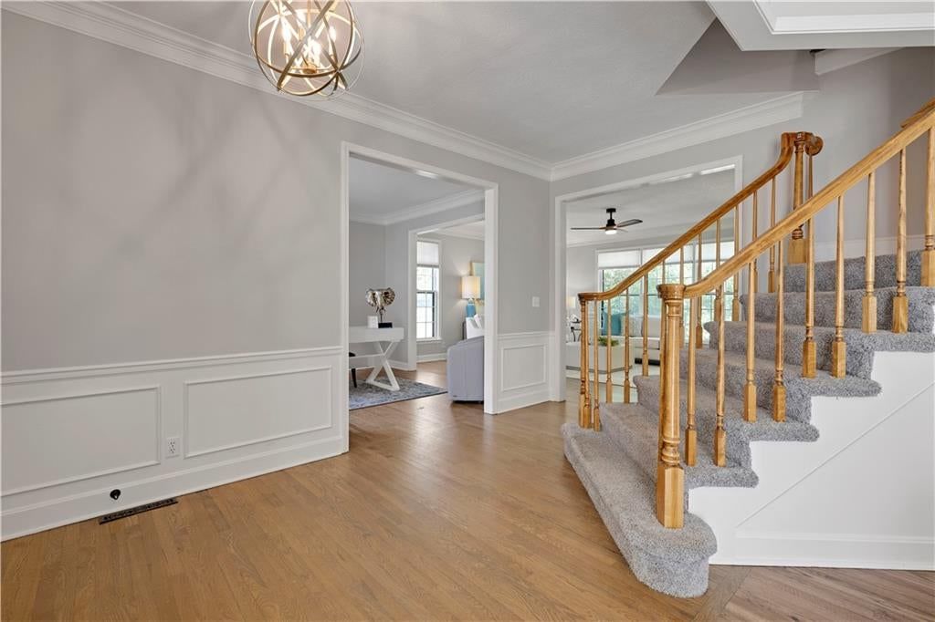 Photo 7 of 38 - 5444 W 129th Terrace, Leawood, KS 66209