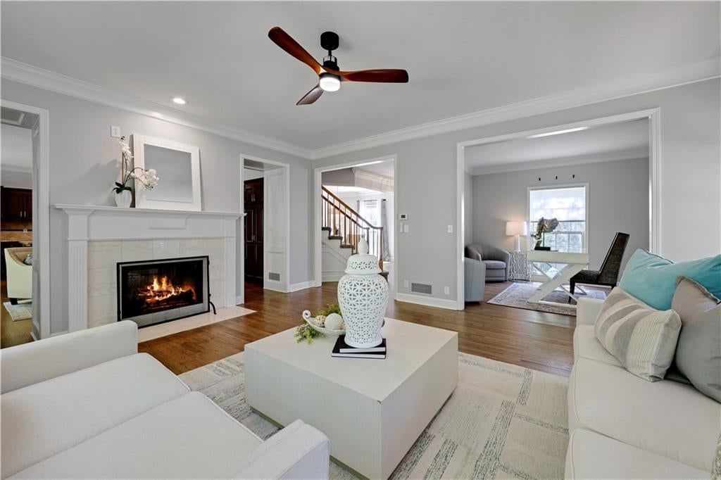 Photo 6 of 38 - 5444 W 129th Terrace, Leawood, KS 66209