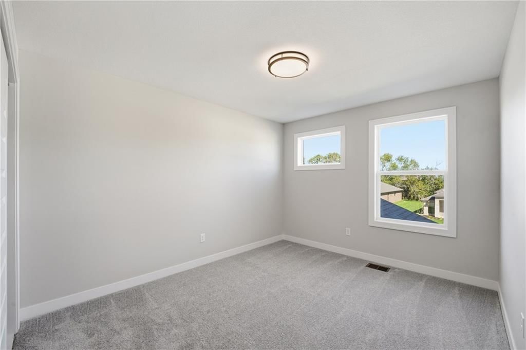 Photo 24 of 31 - 18425 W 195th Street, Spring Hill, KS 66083