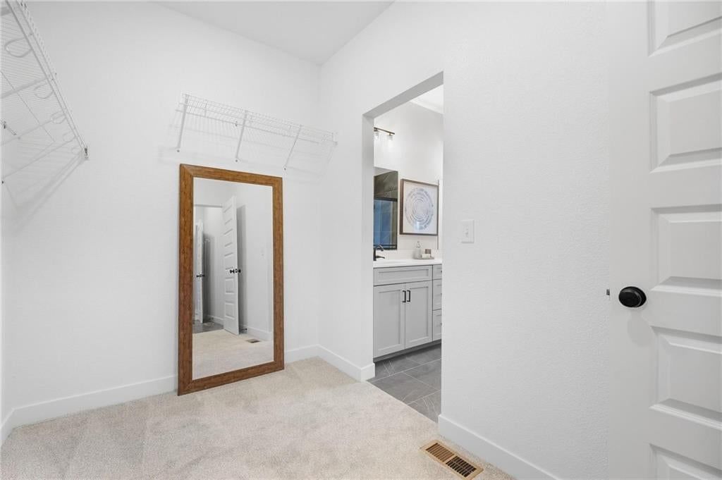 Photo 22 of 38 - 1212 SE Ranchland Drive, Lee's Summit, MO 64081
