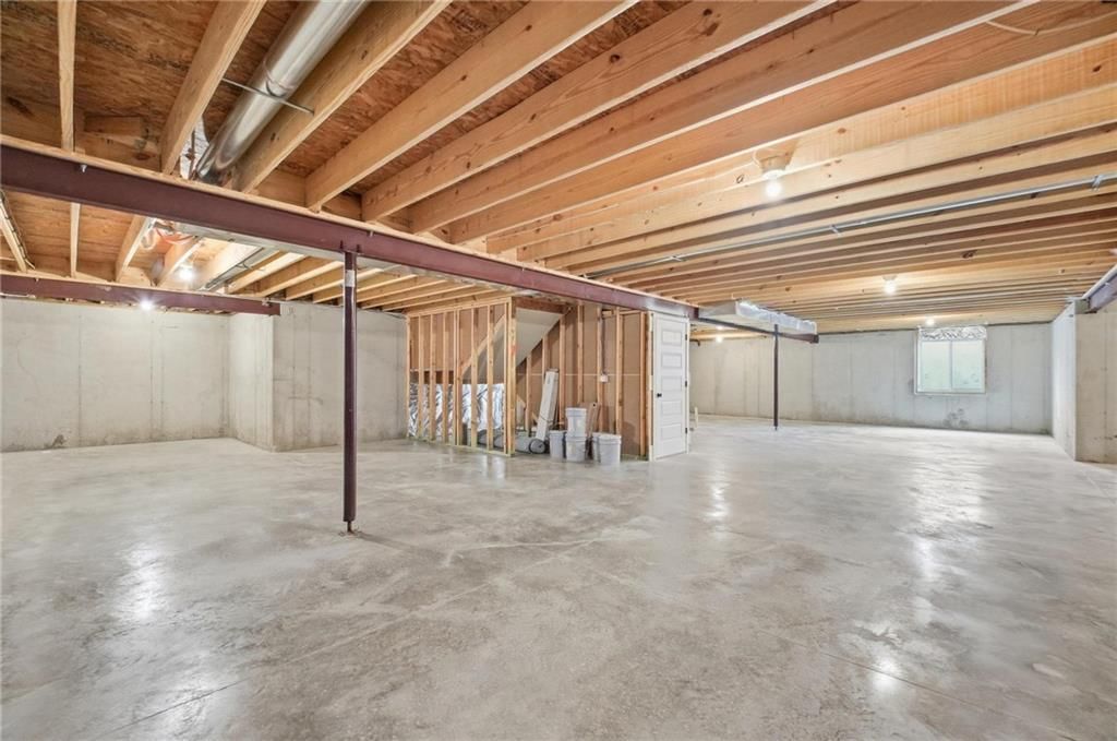 Photo 36 of 38 - 1212 SE Ranchland Drive, Lee's Summit, MO 64081