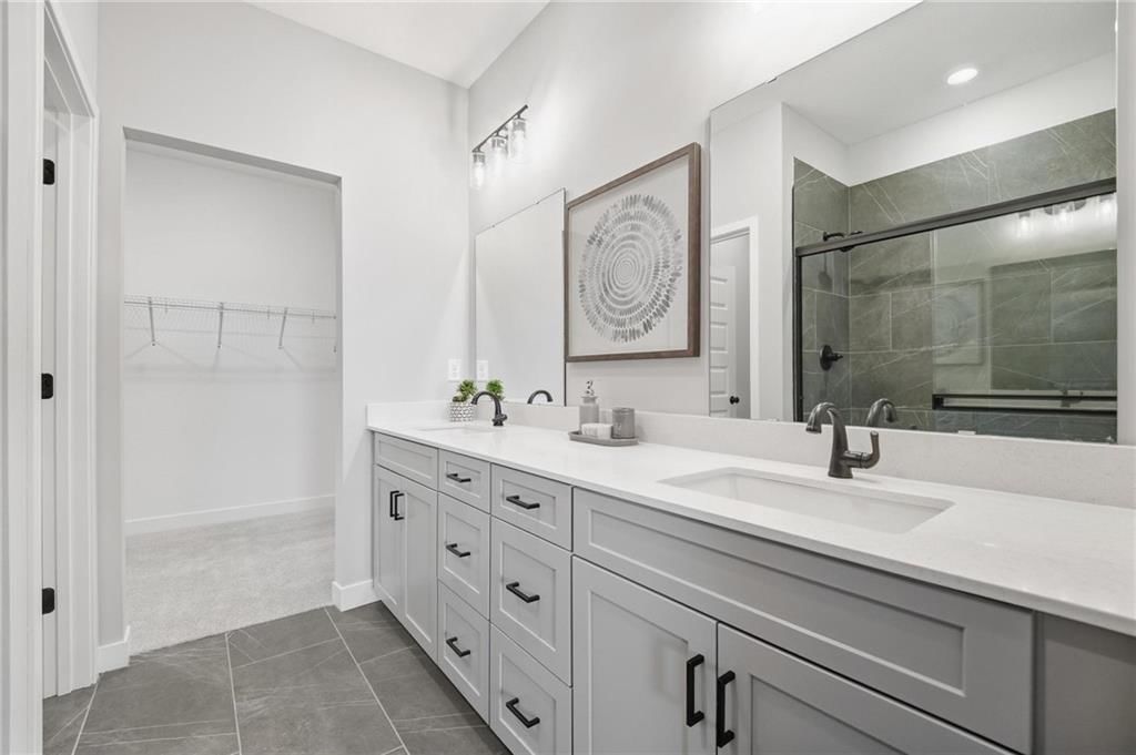 Photo 25 of 38 - 1212 SE Ranchland Drive, Lee's Summit, MO 64081