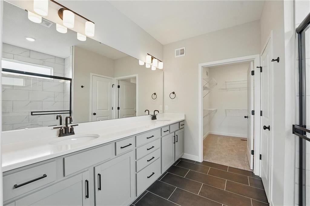 Double vanity at 27016 E Olive Drive, Lee's Summit, MO 64086