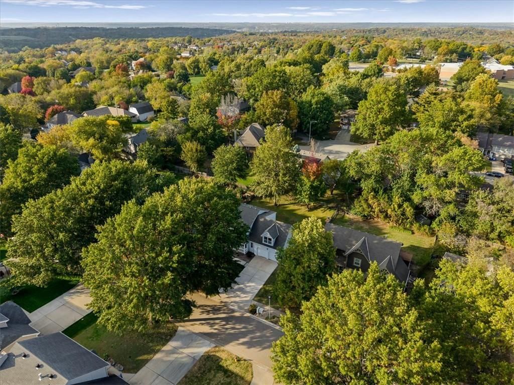14602 W 61st Street, Shawnee, KS: listing photo 2