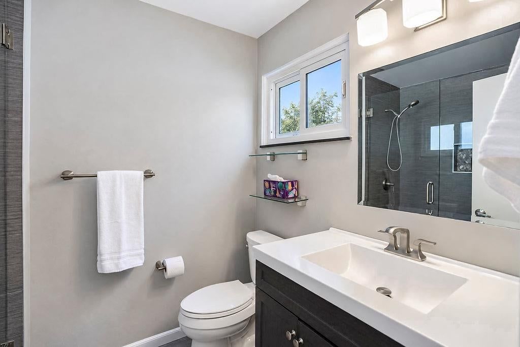 Photo 23 of 34 - 3109 W 79th Terrace, Prairie Village, KS 66208