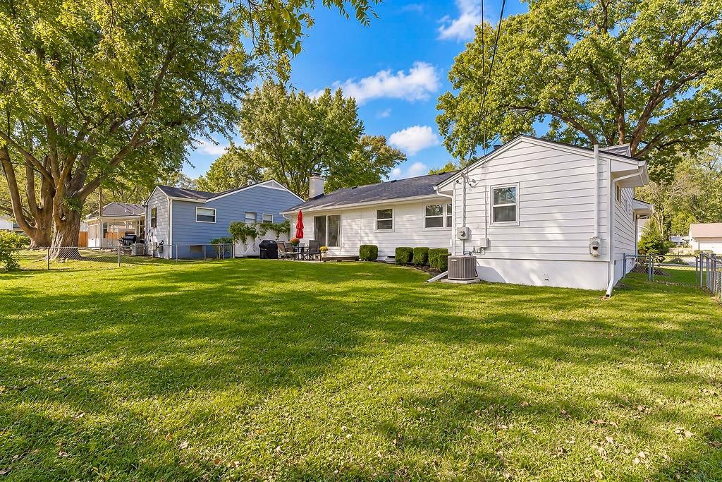 Big backyard and flat lot at 3109 W 79th Terrace, Prairie Village, KS 66208