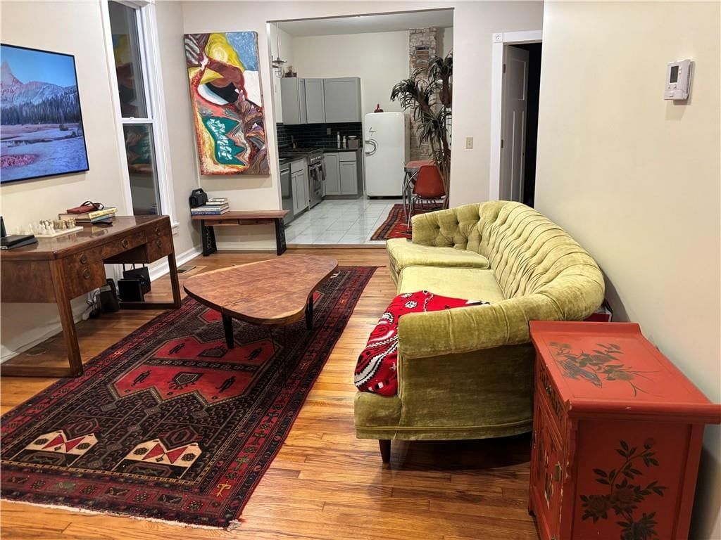 Photo 2 of 14 - 808 W 29th Street, Kansas City, MO 64108