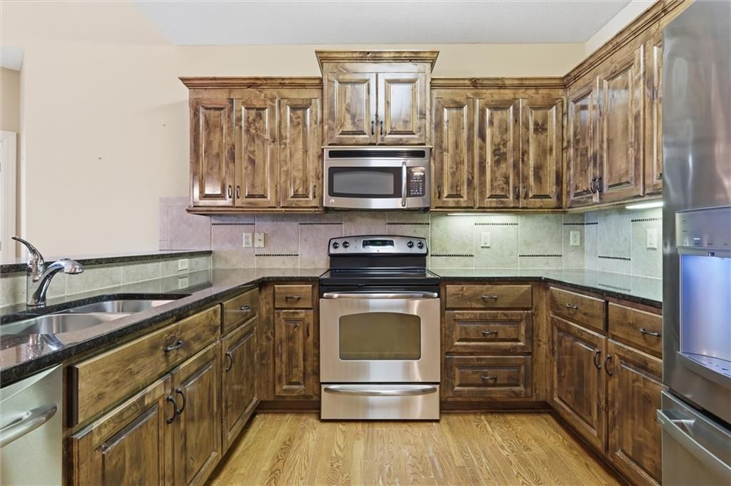 Photo 7 of 35 - 811 NE Lone Hill Drive, Lee's Summit, MO 64064