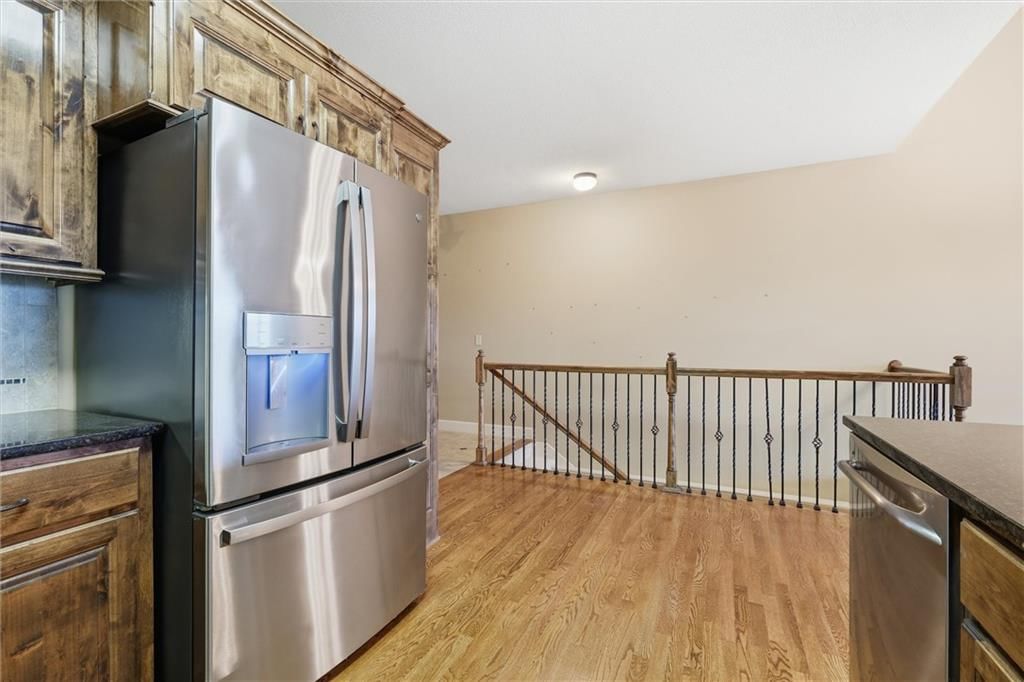 Photo 8 of 35 - 811 NE Lone Hill Drive, Lee's Summit, MO 64064