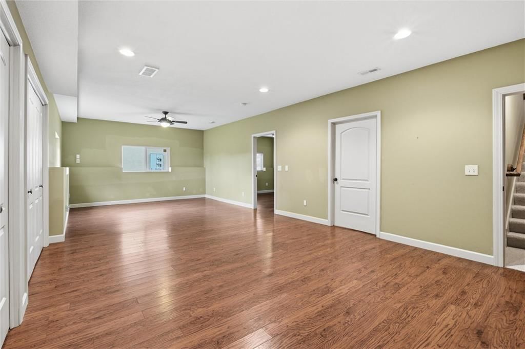 Photo 25 of 35 - 811 NE Lone Hill Drive, Lee's Summit, MO 64064
