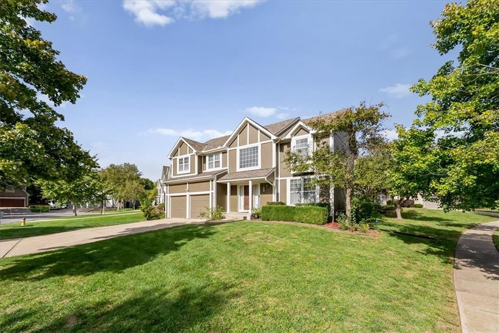 12443 Benson Street, Overland Park, KS: listing photo 2