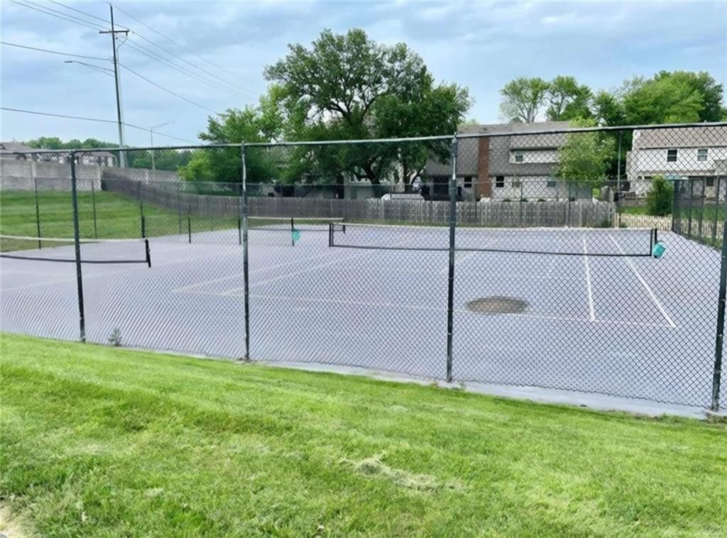 Photo 30 of 30 - 9704 N Locust Drive, Kansas City, MO 64155