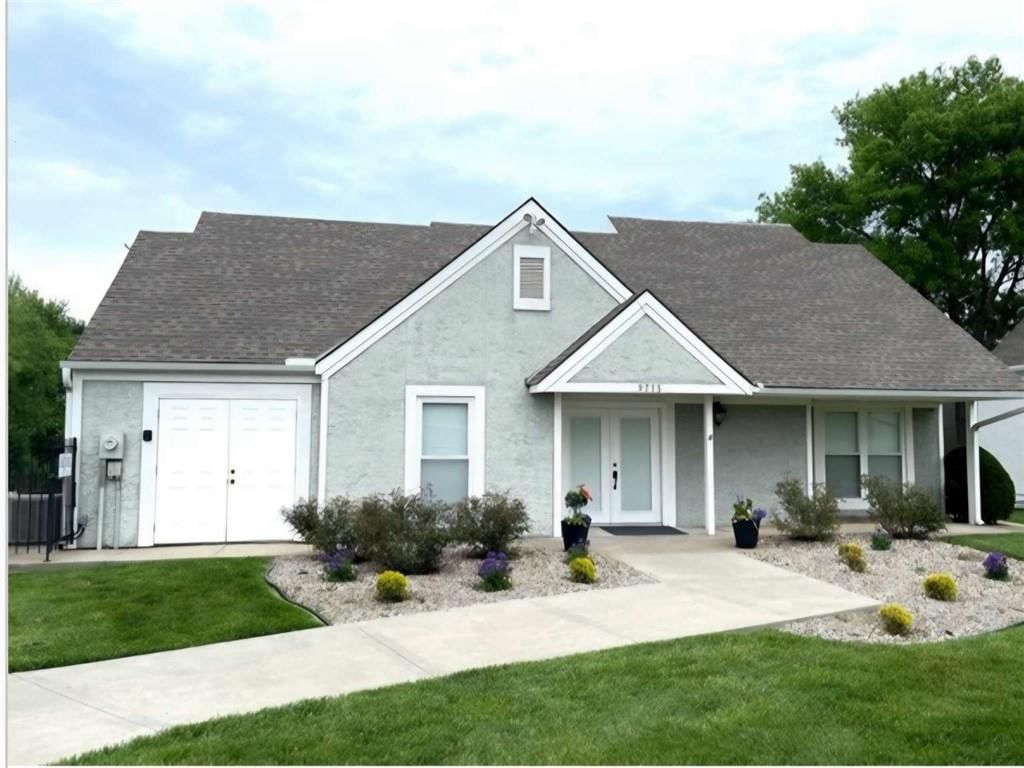 Photo 29 of 30 - 9704 N Locust Drive, Kansas City, MO 64155