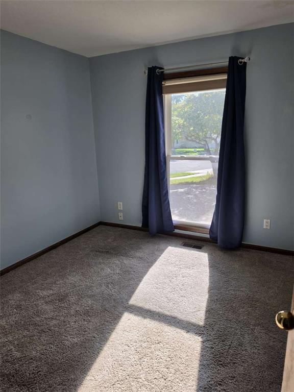 Photo 20 of 30 - 9704 N Locust Drive, Kansas City, MO 64155