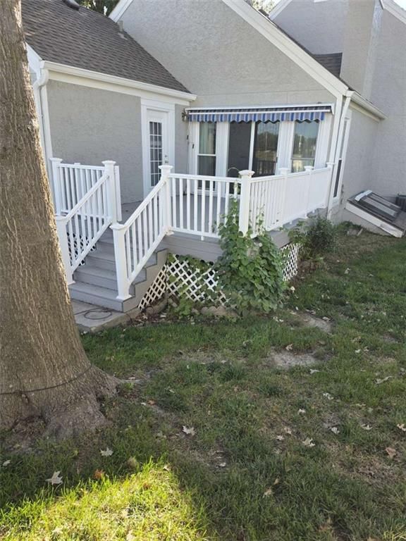 Deck and covered patio at 9704 N Locust Drive, Kansas City, MO 64155