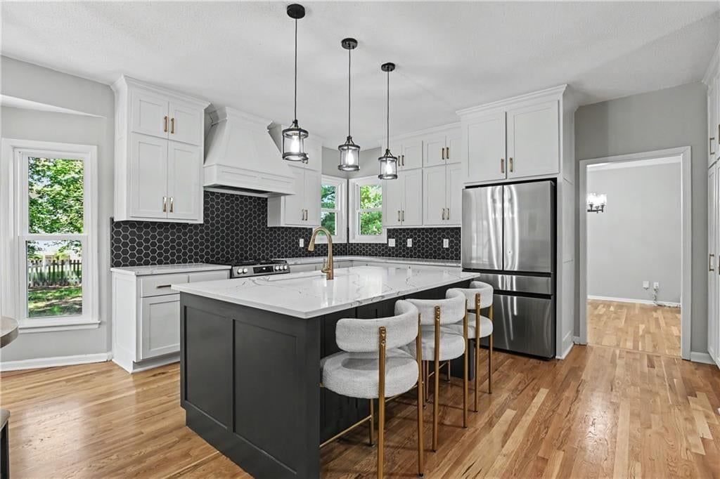 Photo 11 of 33 - 5100 W 131st Street, Leawood, KS 66209