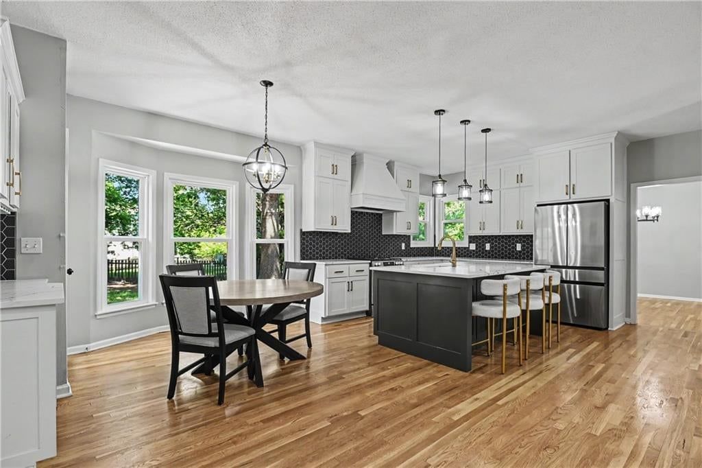 Photo 17 of 33 - 5100 W 131st Street, Leawood, KS 66209