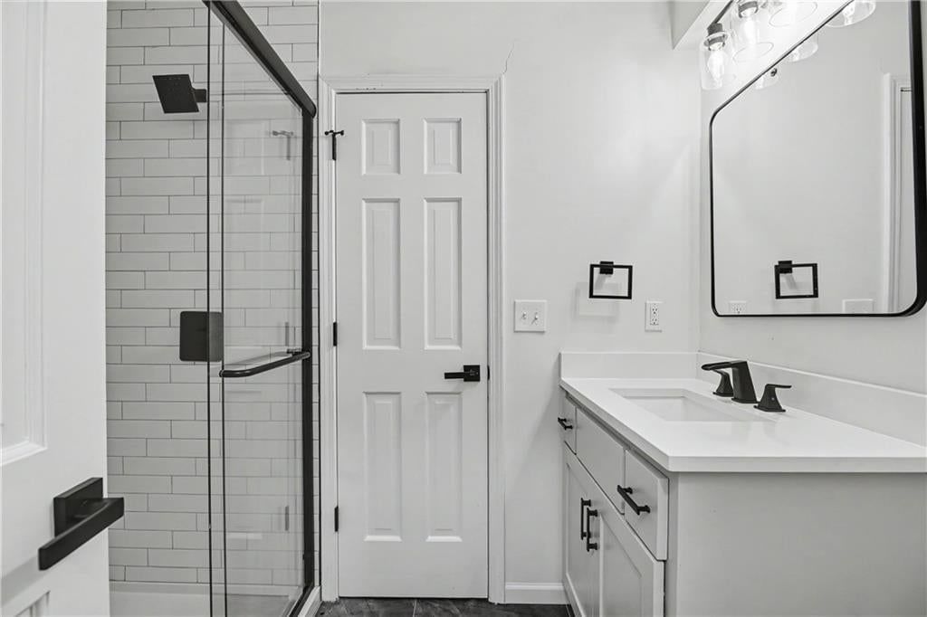 Photo 29 of 33 - 5100 W 131st Street, Leawood, KS 66209
