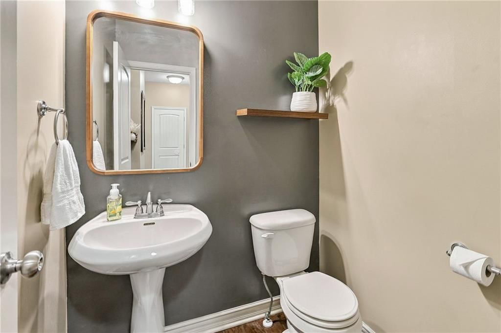 Photo 21 of 58 - 104 SW Shores Drive, Blue Springs, MO 64064