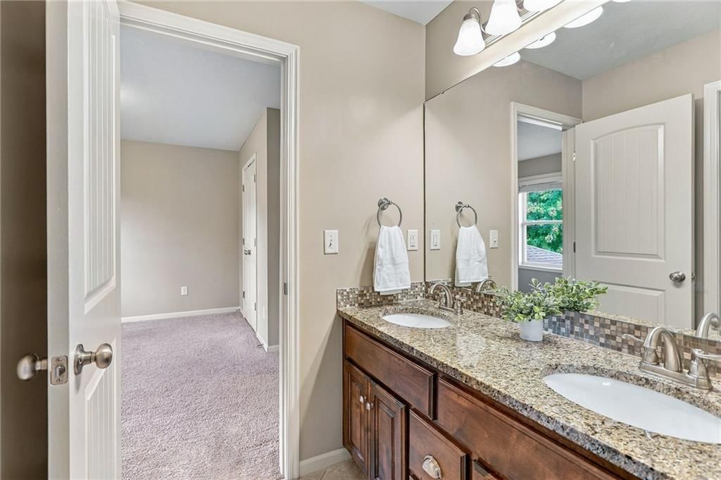 Photo 26 of 58 - 104 SW Shores Drive, Blue Springs, MO 64064