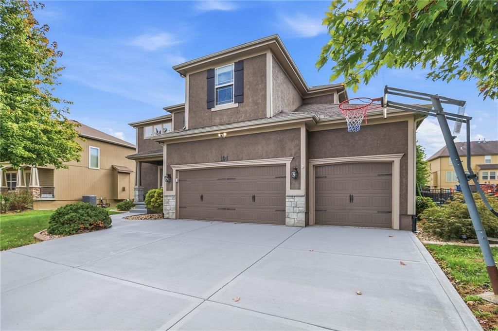 104 SW Shores Drive, Blue Springs, MO: listing photo 3