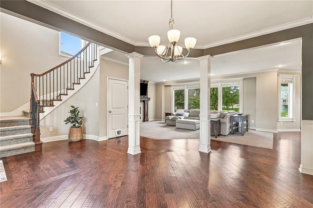 Photo 17 of 58 - 104 SW Shores Drive, Blue Springs, MO 64064
