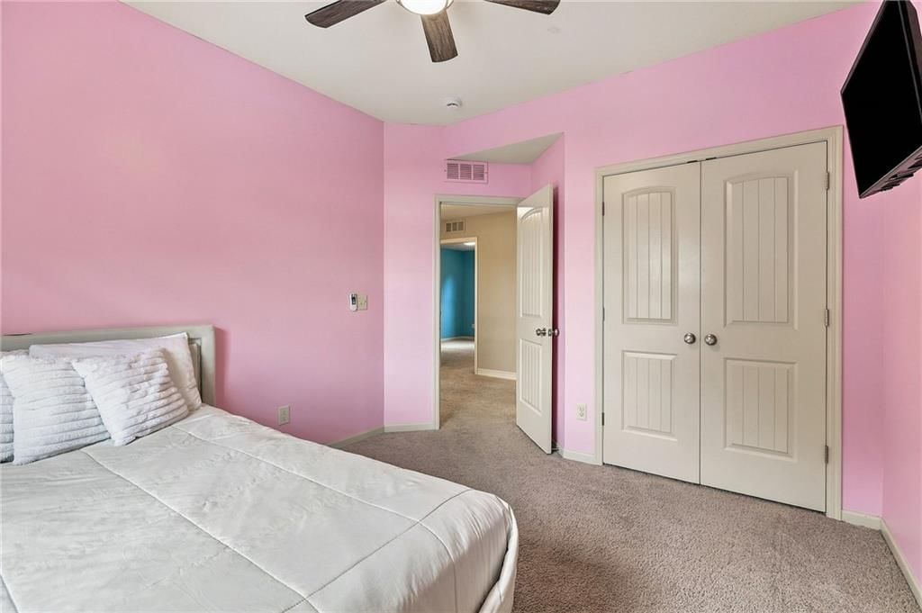 Photo 31 of 58 - 104 SW Shores Drive, Blue Springs, MO 64064