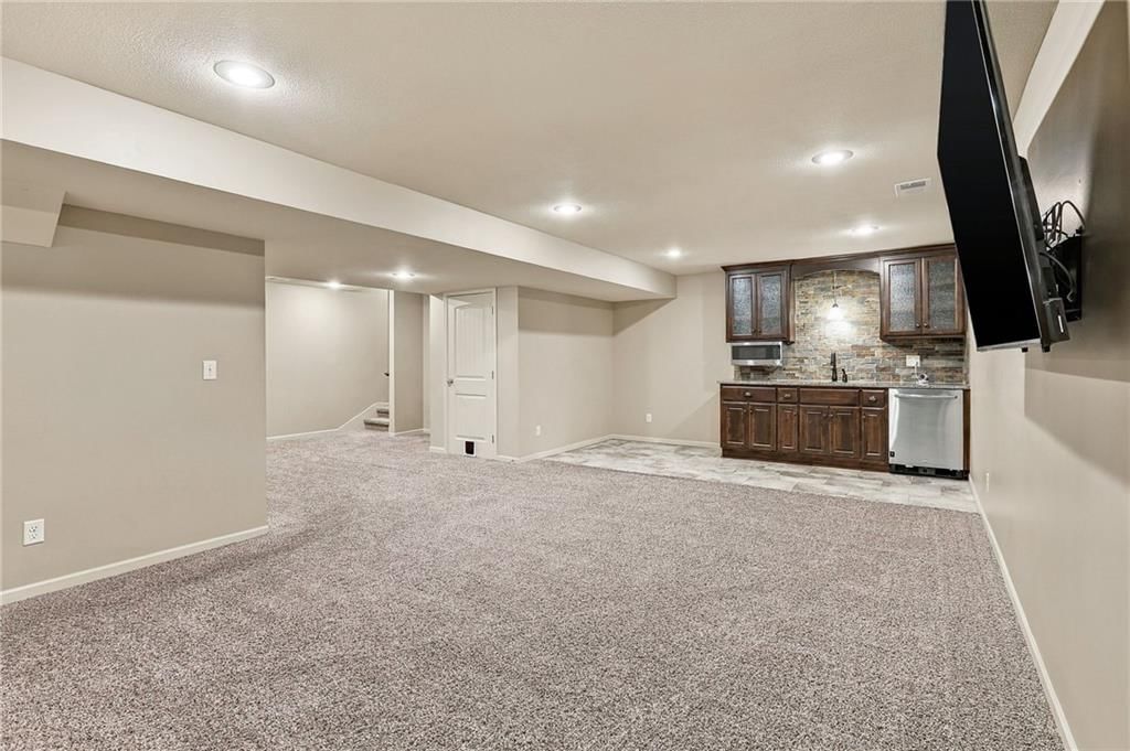 Photo 47 of 58 - 104 SW Shores Drive, Blue Springs, MO 64064