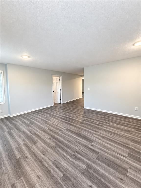 626 NE 41st Terrace, Kansas City, MO: listing photo 3