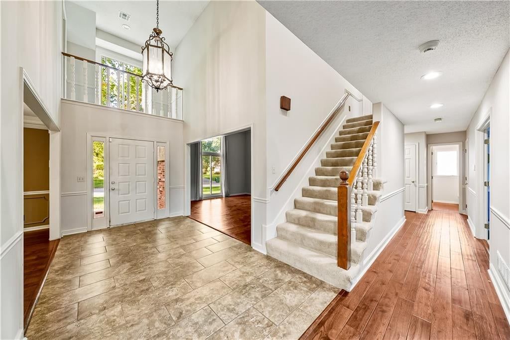 11004 W 120th Terrace, Overland Park, KS: listing photo 3