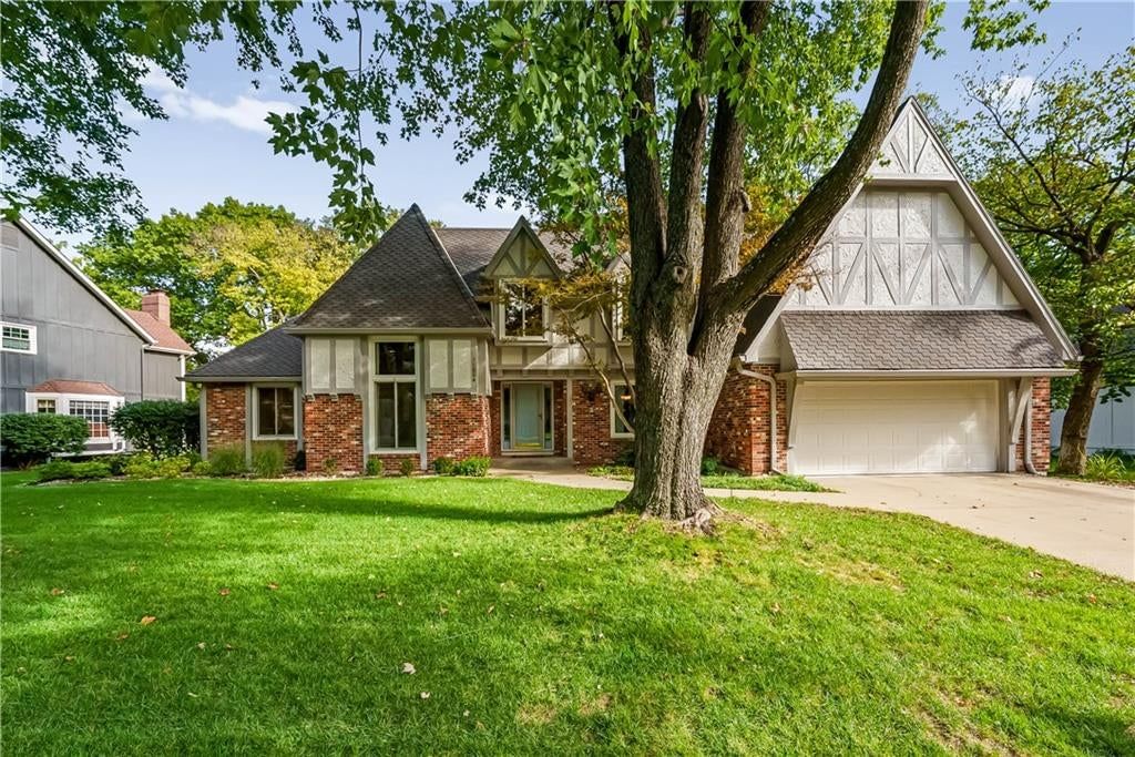 11004 W 120th Terrace, Overland Park, KS