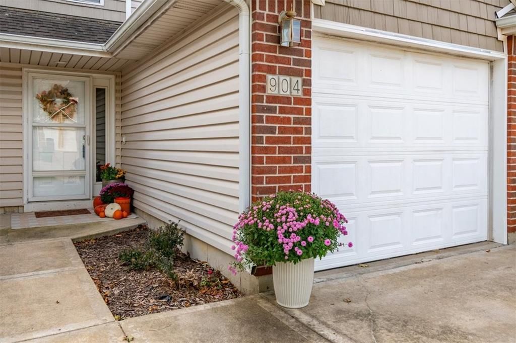904 SW Peach Tree Lane, Blue Springs, MO: listing photo 3