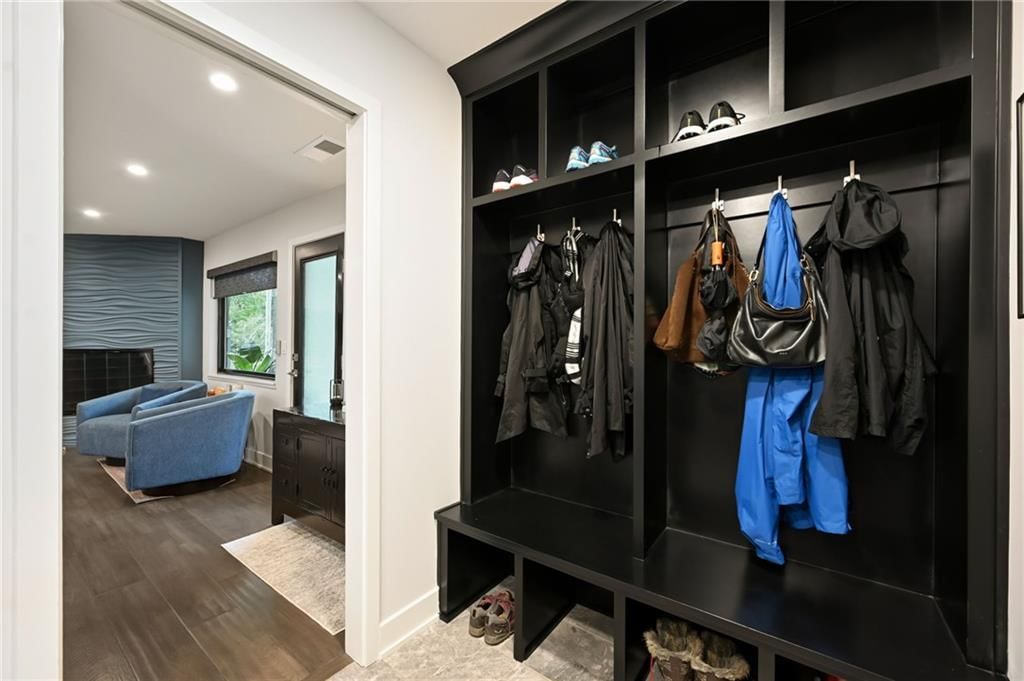 Photo 30 of 49 - 3004 W 82nd Terrace, Leawood, KS 66206