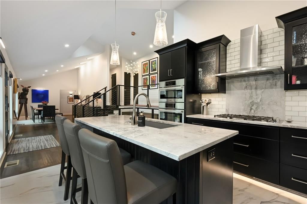 Photo 14 of 49 - 3004 W 82nd Terrace, Leawood, KS 66206