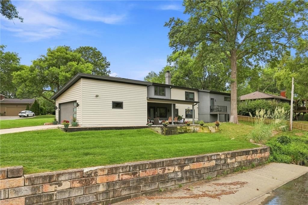 Photo 41 of 49 - 3004 W 82nd Terrace, Leawood, KS 66206