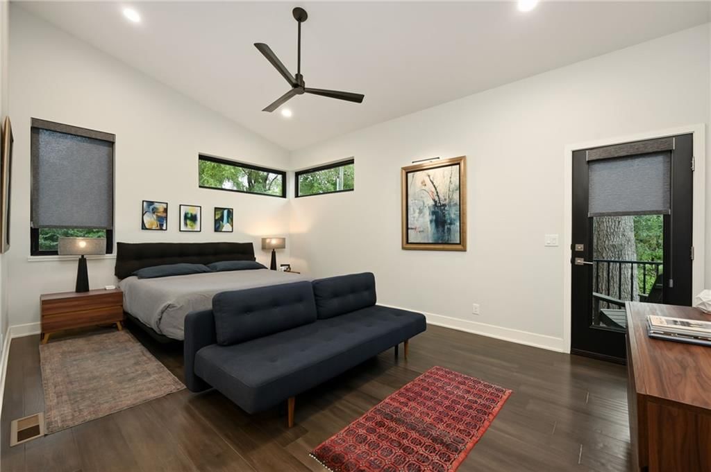 Photo 16 of 49 - 3004 W 82nd Terrace, Leawood, KS 66206