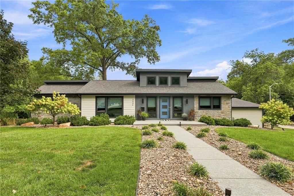 3004 W 82nd Terrace, Leawood, KS: listing photo 2