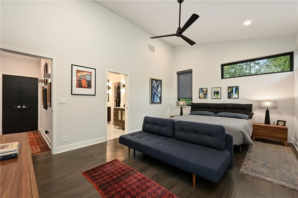 Photo 17 of 49 - 3004 W 82nd Terrace, Leawood, KS 66206