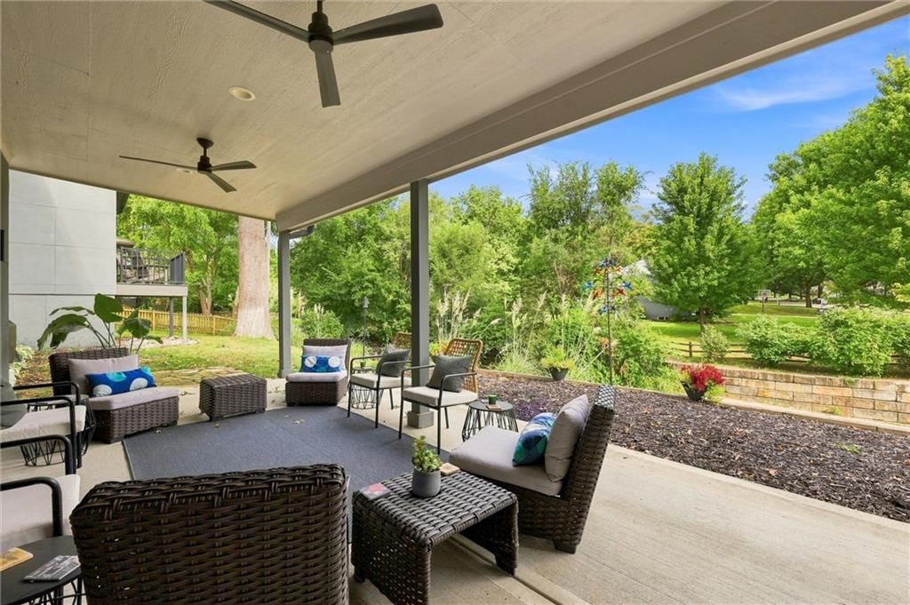 Photo 34 of 49 - 3004 W 82nd Terrace, Leawood, KS 66206