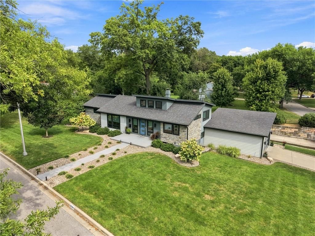 Photo 48 of 49 - 3004 W 82nd Terrace, Leawood, KS 66206