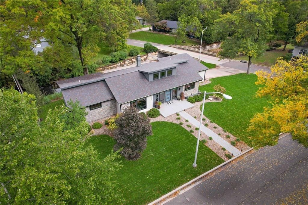 Photo 6 of 49 - 3004 W 82nd Terrace, Leawood, KS 66206