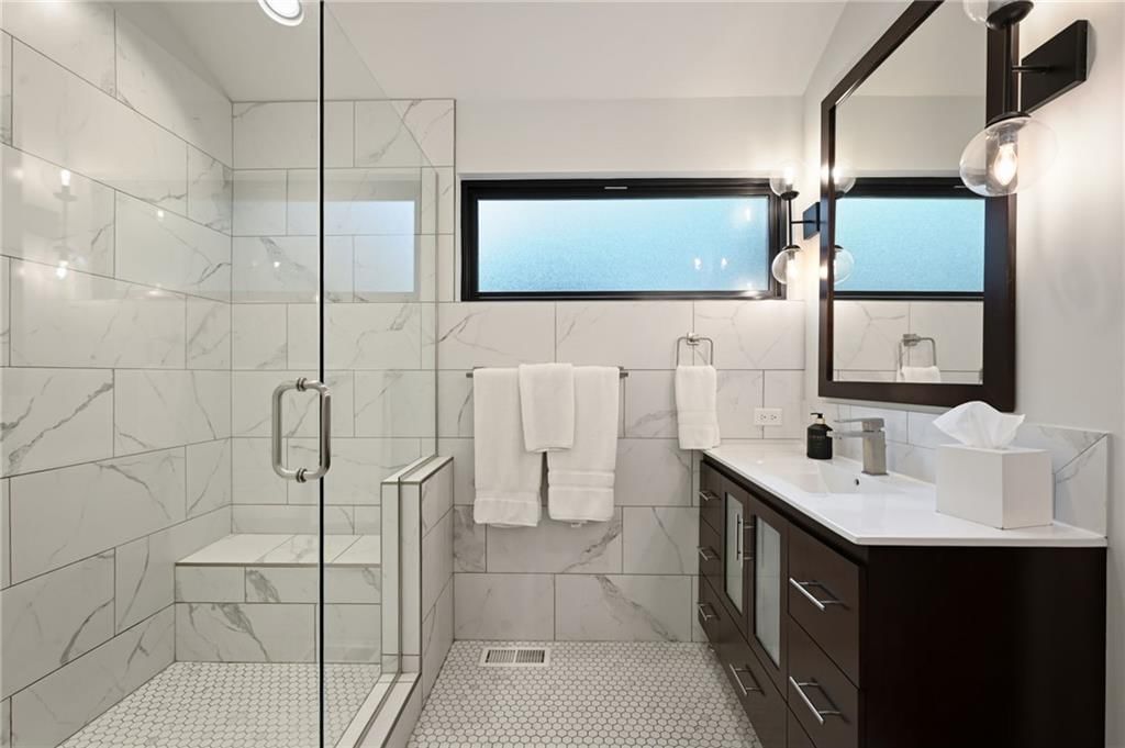 Photo 19 of 49 - 3004 W 82nd Terrace, Leawood, KS 66206
