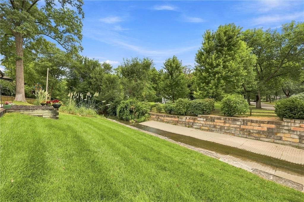 Photo 43 of 49 - 3004 W 82nd Terrace, Leawood, KS 66206